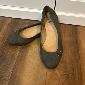 Naturalizer Grey Comfort Flats Size 9 | Neutral Workwear Essential
